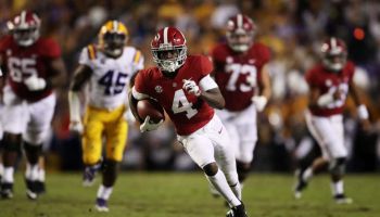 Alabama wideout Jerry Jeudy breaks into the openfield during a 2018 game against LSU.