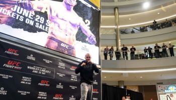 Robbie Lawler prepares for the fans before Saturday night's UFC fight