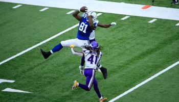 Colts TE-Mo Alie-Cox makes a grab in Week Two.