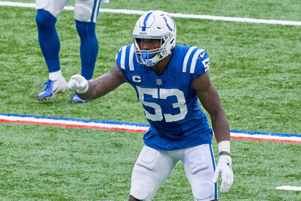 Colts LB-Darius Leonard points out before a 2020 snap.