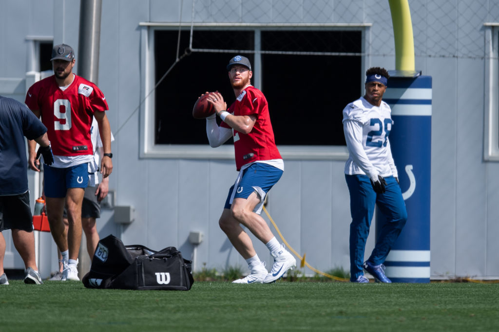 Colts QB-Carson Wentz throws in practice.