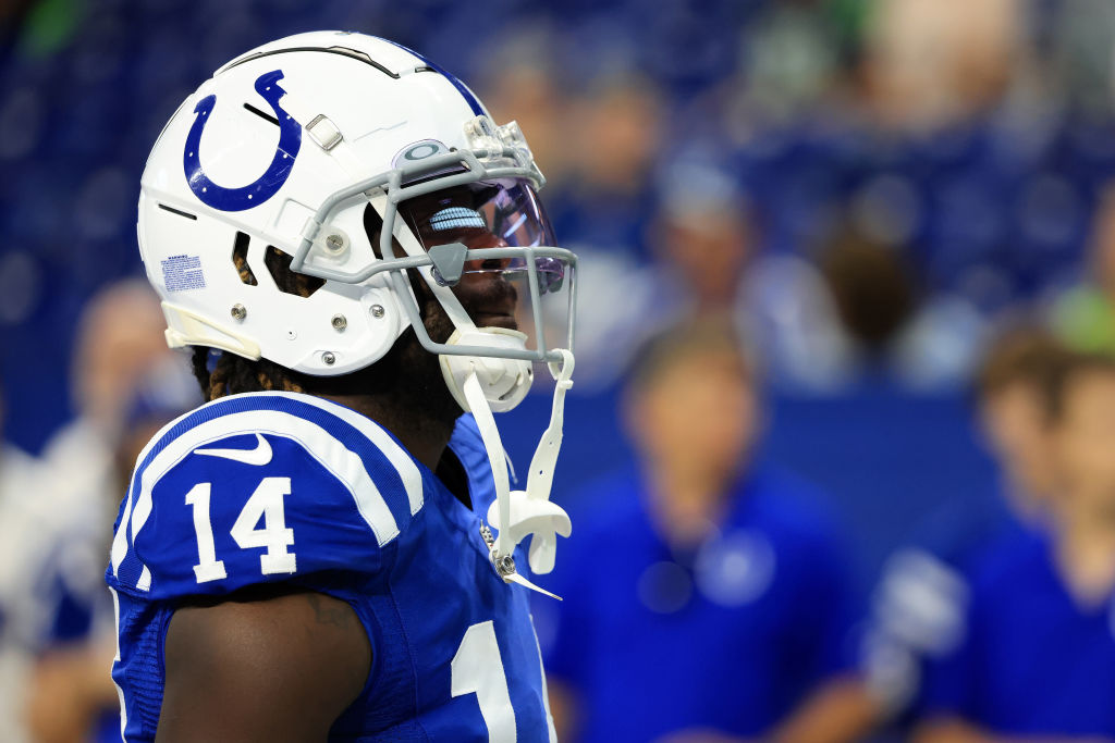 Zach Pascal waits for a play to start as the camera zooms in on him with his Colts helmet on