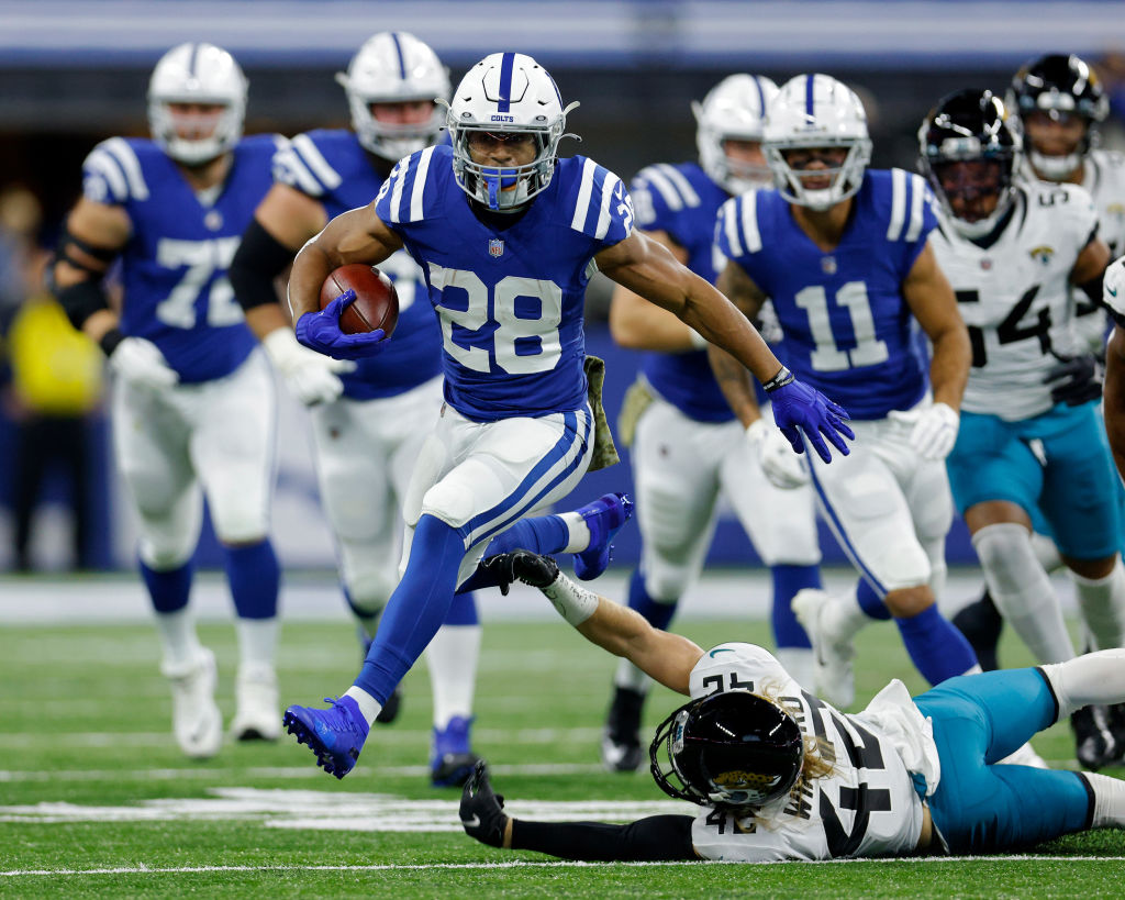 Colts RB-Jonathan Taylor runs in the open field.