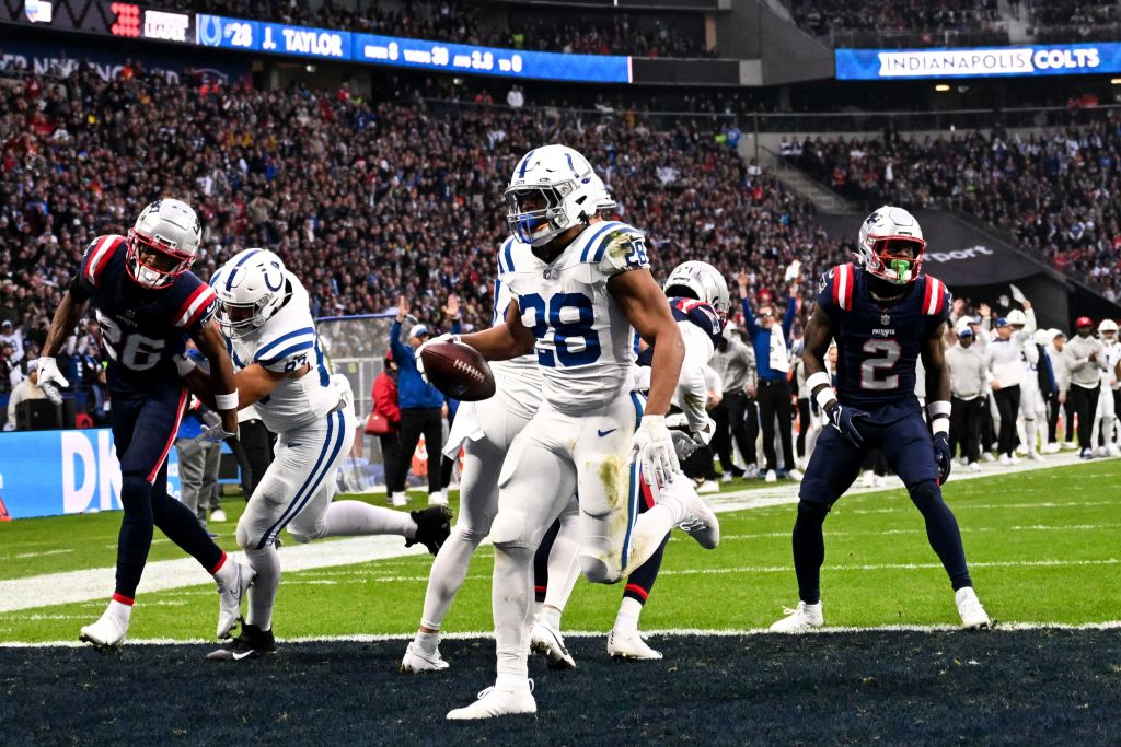 TOPSHOT-AMFOOT-GER-NFL-COLTS-PATRIOTS