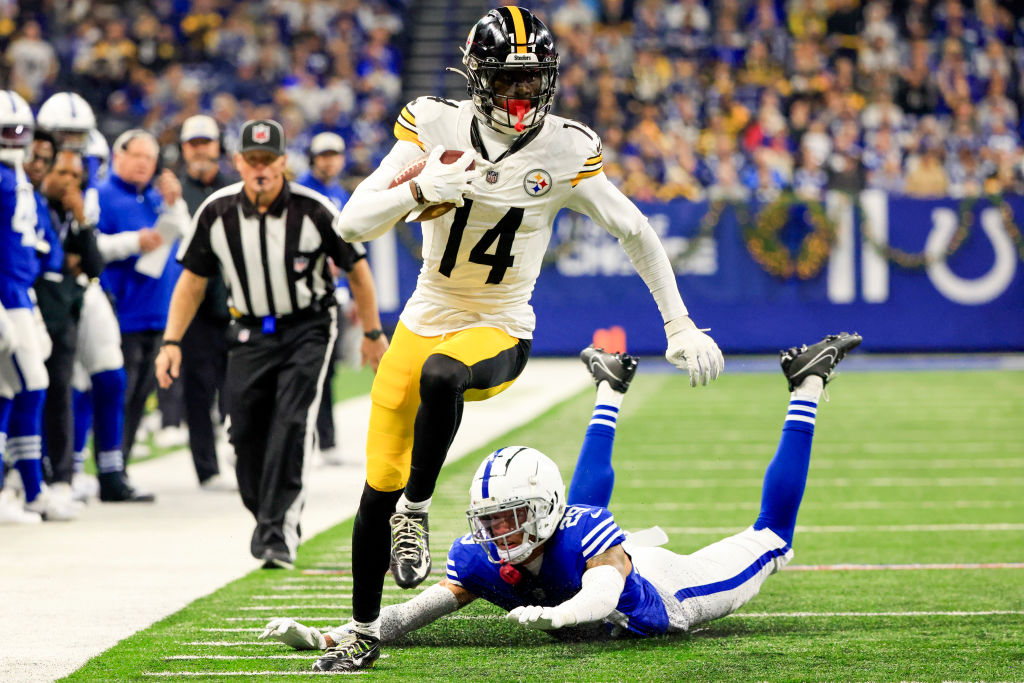Pittsburgh Steelers v Indianapolis Colts