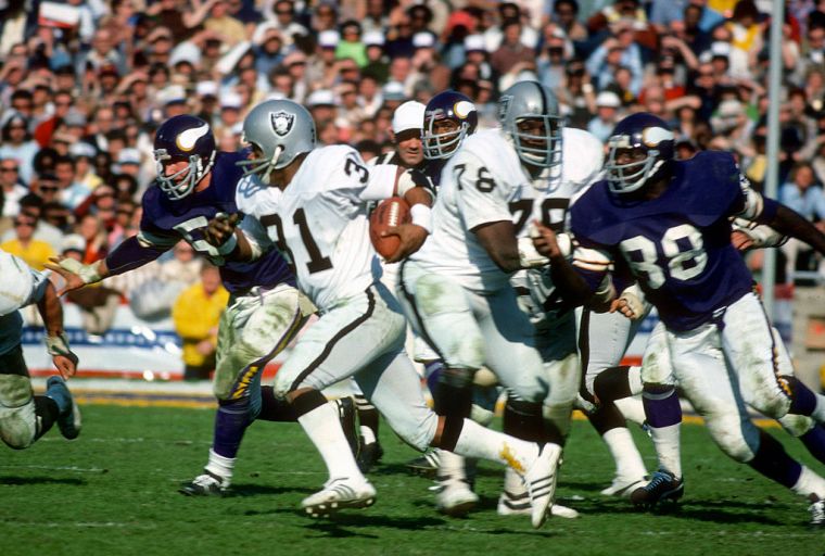 Super Bowl XI: Oakland Raiders 32, Minnesota Vikings 14