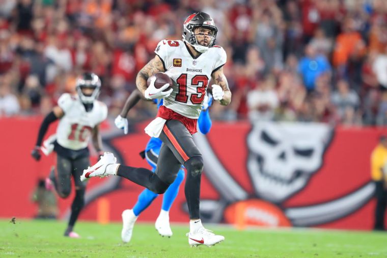 Mike Evans - Tampa Bay Buccaneers | Status: Signed With Buccaneers