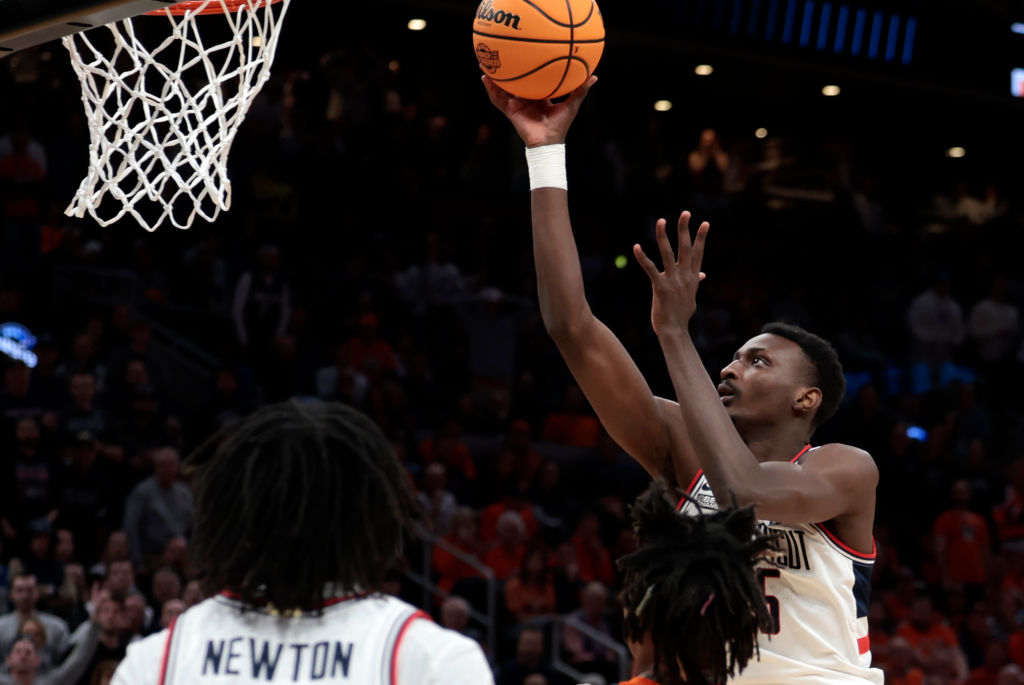NCAA BASKETBALL: MAR 30 Div I Men's Championship Elite Eight - UCONN vs Illinois
