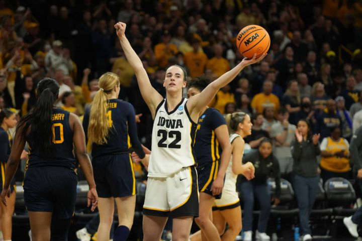 Became the first Division I women's player to score at least 1,000 points in two different seasons