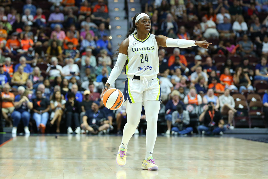WNBA: AUG 18 Dallas Wings at Connecticut Sun