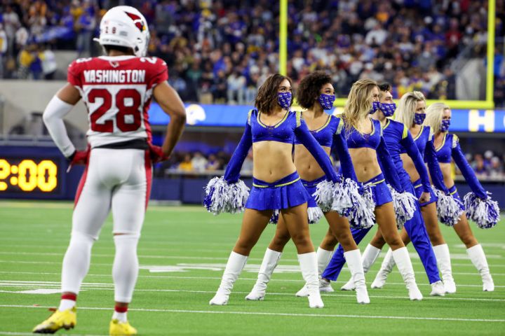 NFL cheerleaders aren't allowed to interact with players