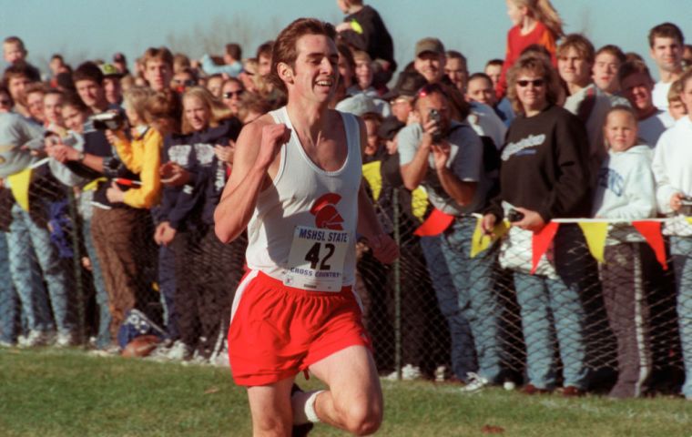 Run in a cross country meet