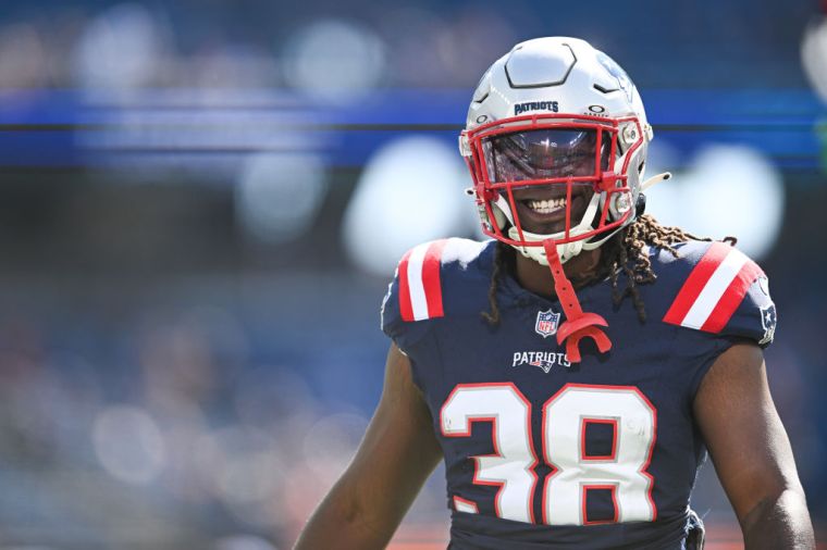 New England Patriots +30000