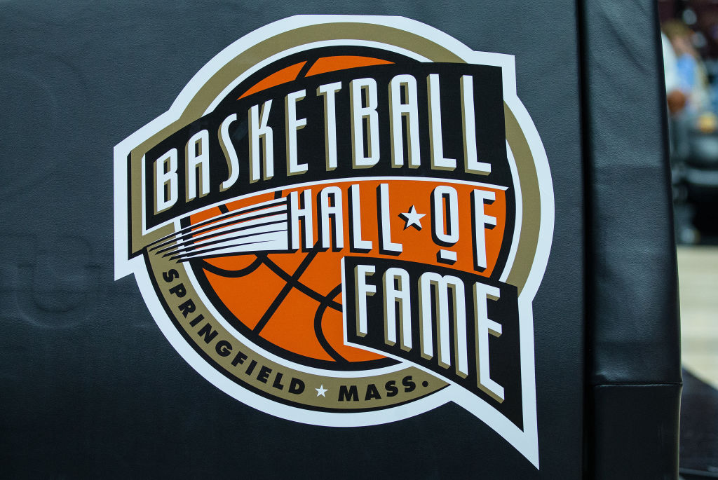 COLLEGE BASKETBALL: NOV 21 Air Force Reserve Hall of Fame Tip-Off - Tennessee v North Carolina