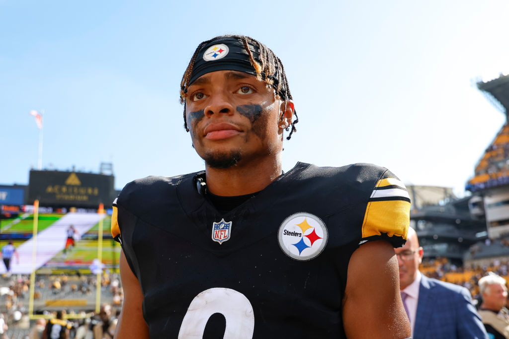 Los Angeles Chargers v Pittsburgh Steelers