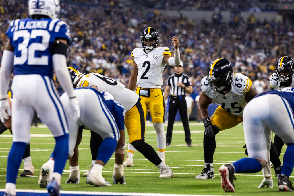 Pittsburgh Steelers v Indianapolis Colts