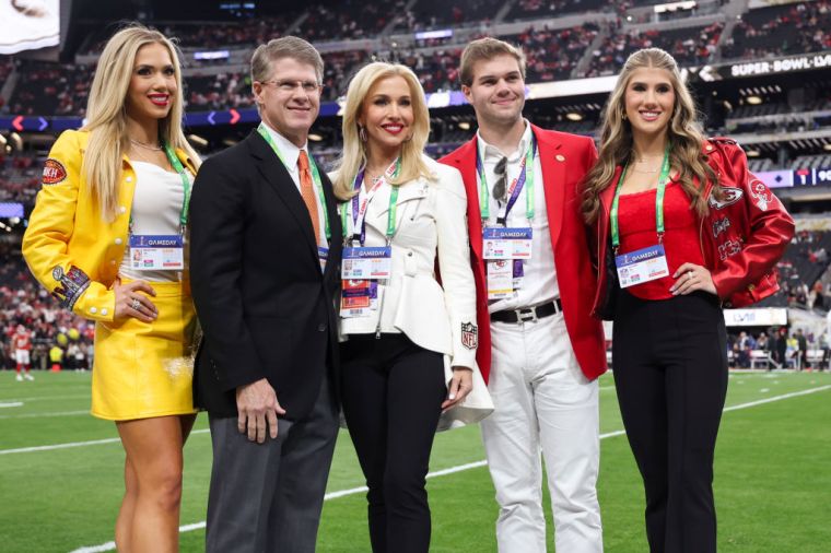 Kansas City Chiefs - Hunt Family - $24.8 billion net worth