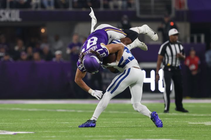 Hit: Kenny Moore II