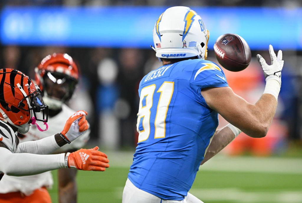 Chargers defeat the Bengals 34-27 in week 11 of the NFL