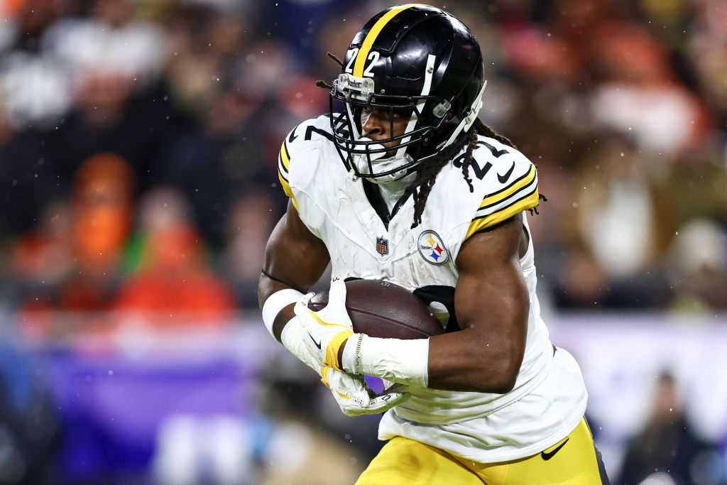 Pittsburgh Steelers v Cleveland Browns