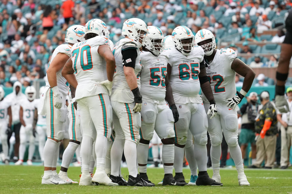 NFL: NOV 17 Raiders at Dolphins