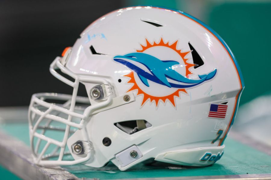 NFL: NOV 11 Dolphins at Rams