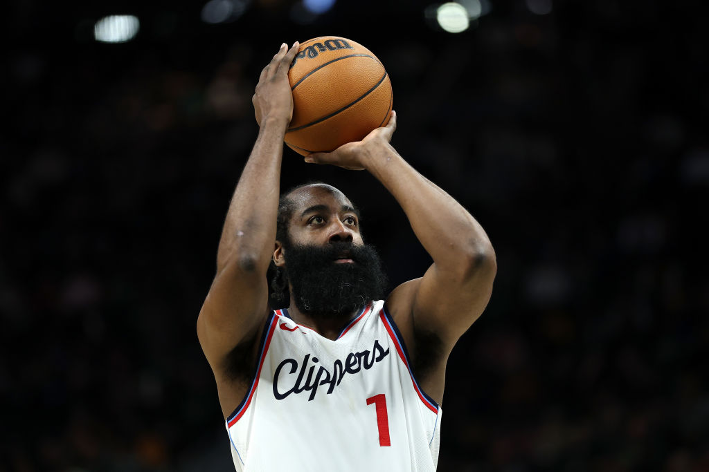 Los Angeles Clippers v Milwaukee Bucks