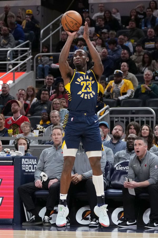 Chicago Bulls v Indiana Pacers