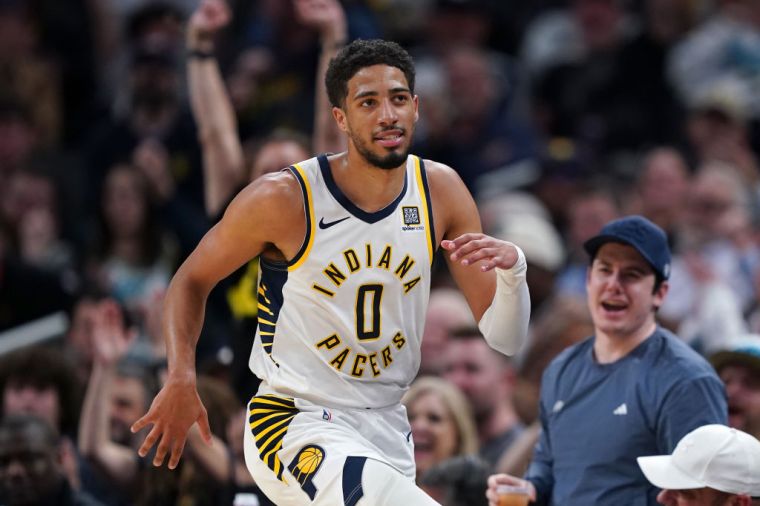 Toronto Raptors v Indiana Pacers