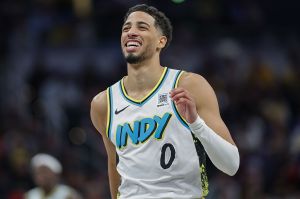 Los Angeles Lakers v Indiana Pacers