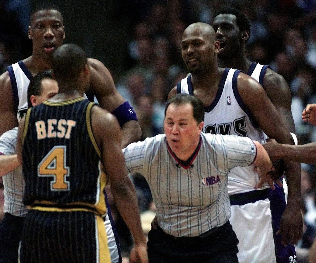 2000 | Pacers win series 3-2