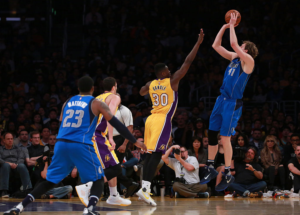 Dallas Mavericks v Los Angeles Lakers