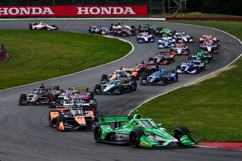 Alex Palou leads the start of the Honda Indy 200 at Mid-Ohio - By: James Black