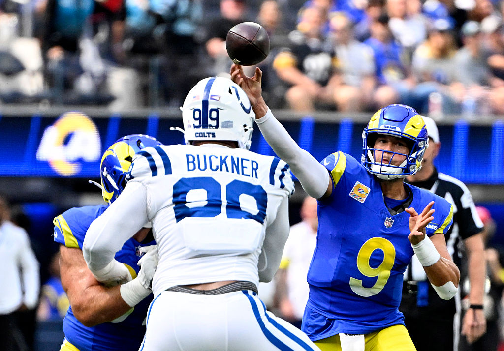 Los Angeles Rams defeated the Indianapolis Colts 27-20 to win a NFL football game.