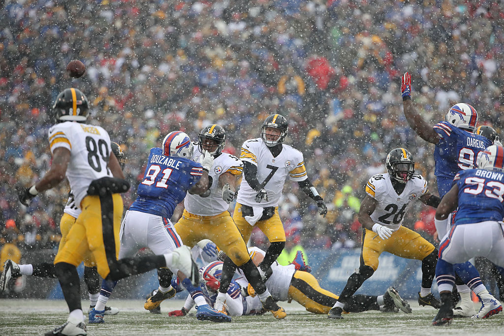 Pittsburgh Steelers v Buffalo Bills