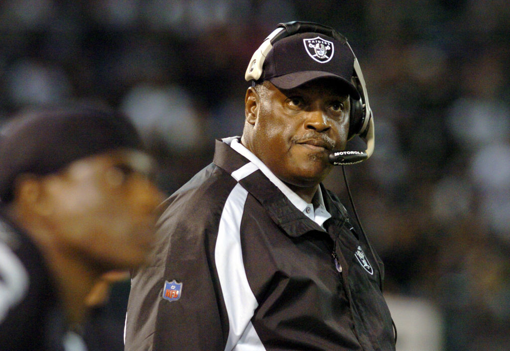 Raiders head coach Art Shell watches as his team is drubbed by the San Diego Chargers at McAfee Coliseum in Oakland, Calif., on Monday, Sept. 11, 2006. (Contra Costa Times/Dan Honda)