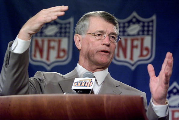Atlanta Falcon's Coach Dan Reeves addresses the me