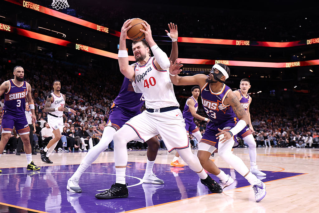 Los Angeles Clippers v Phoenix Suns