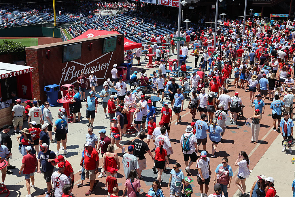 Cincinnati Reds v Philadelphia Phillies