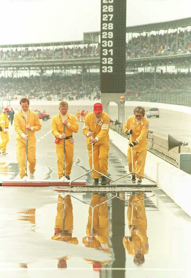 INDY 500-RAIN DELAY 2